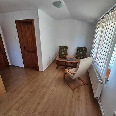 Wolf Apartments Sîngeorgiu de Mureş Esterno foto