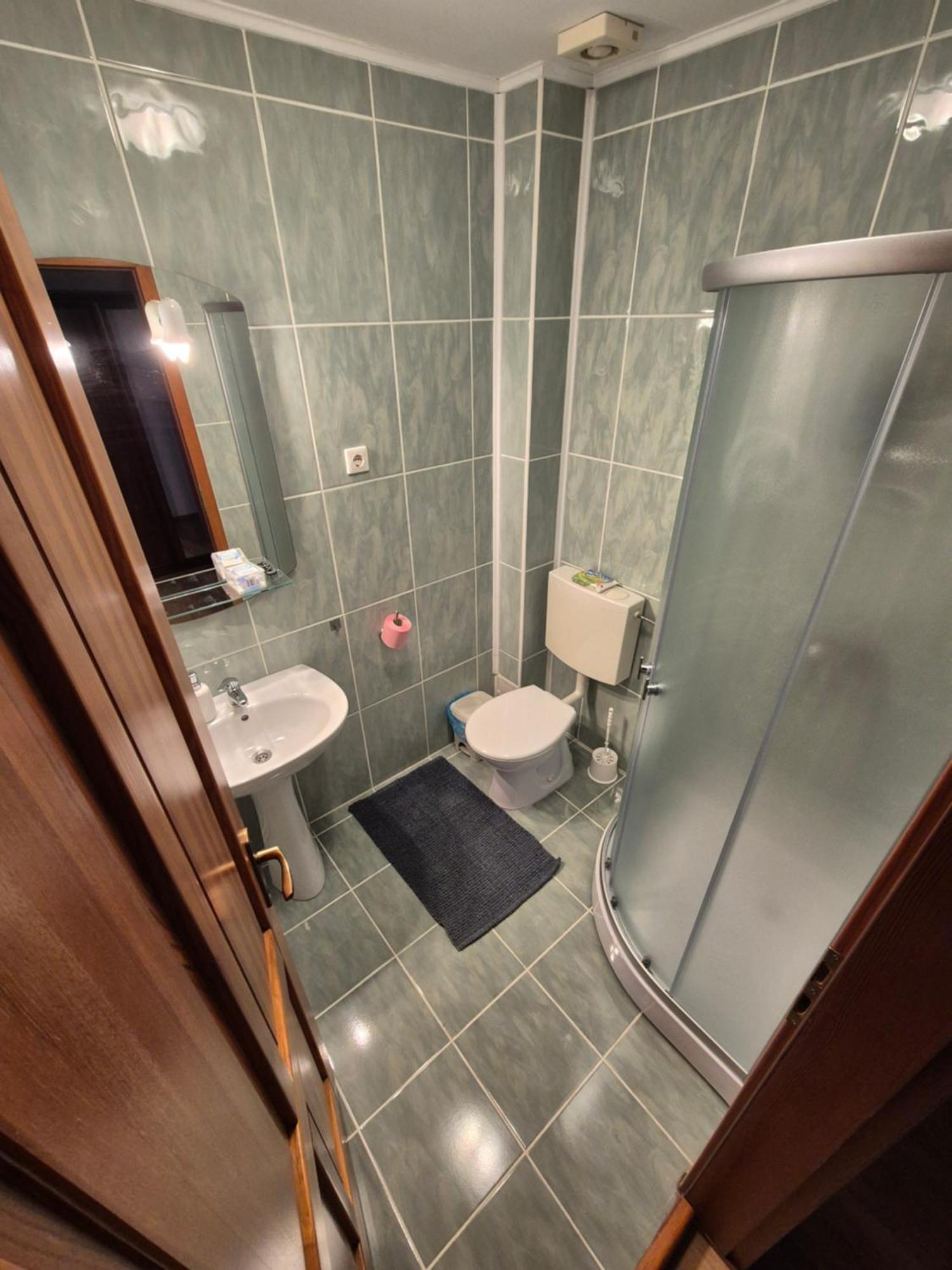 Wolf Apartments Sîngeorgiu de Mureş Esterno foto