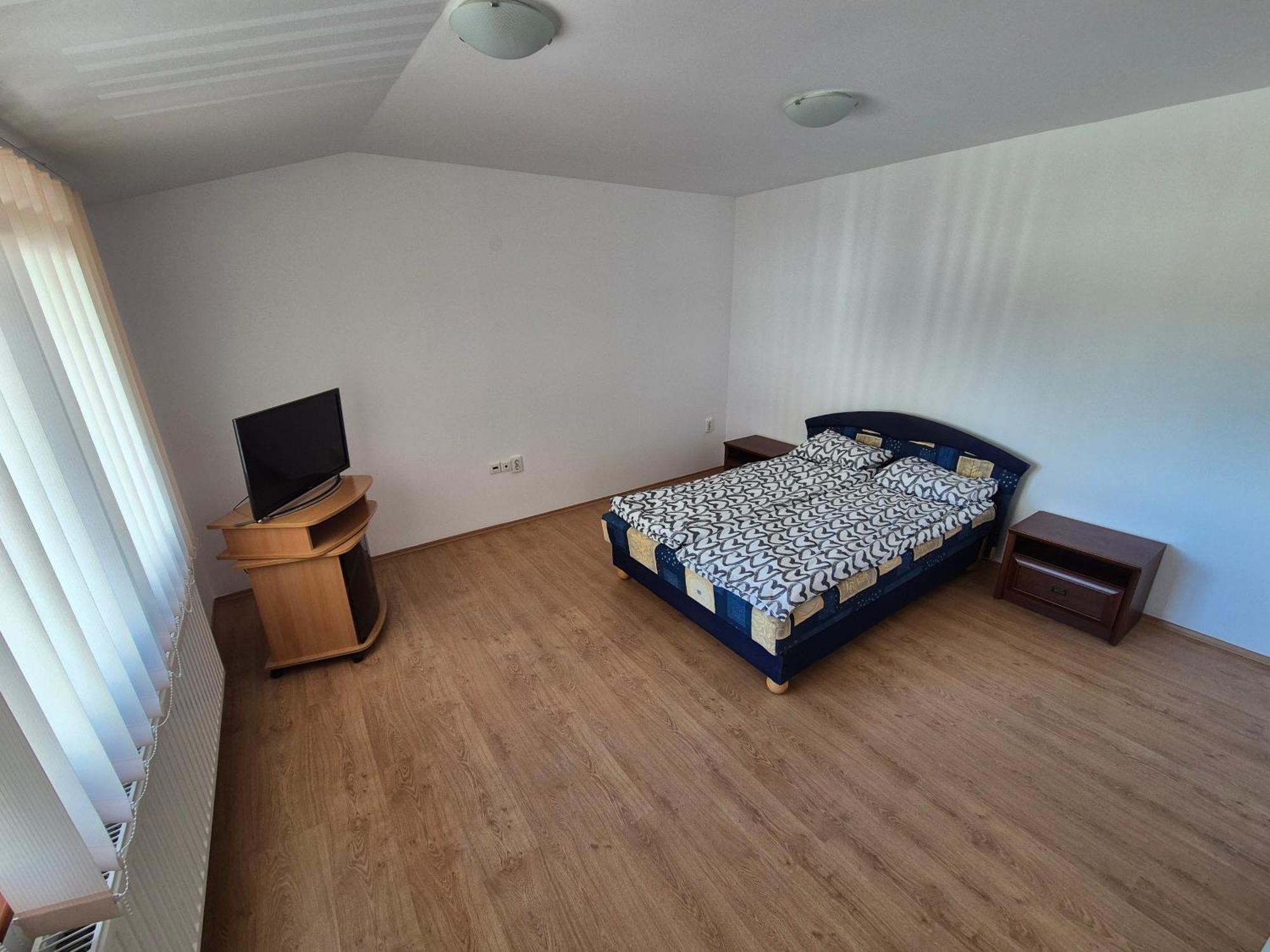 Wolf Apartments Sîngeorgiu de Mureş Esterno foto
